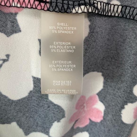 Calvin Klein Blouse - Crew Neckline - Sleeveless - Pleat Front - Large - Picture 5 of 5